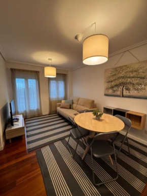 C12A01 Coqueto apartamento con piscina y garaje
